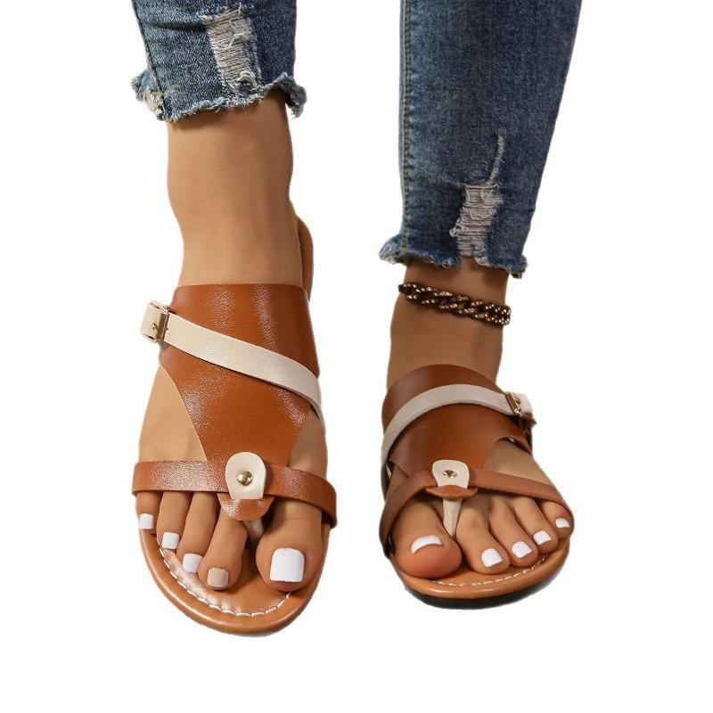 36-43 New large size color matching toe flat bottom slippers women's outer wear rivets light beach sandals