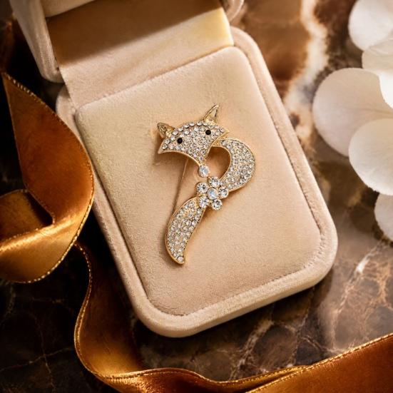 Metal Fox Jewelry Bling Rhinestone Brooch for Women, Golden Plated Silhouette Pin Lapel Pin, Dainty Daily Wear Parties Dates Alloy Clothing