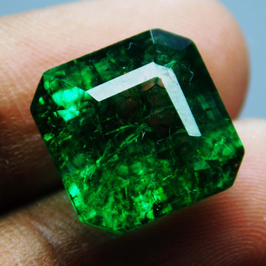 10 Carat Natural Emerald Square Cut Green Colombian Loose Gemstone