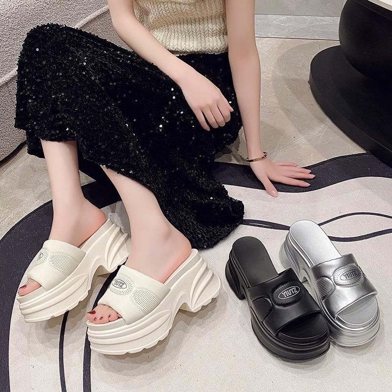 New thick-soled heightening muffin slippers women's summer new versatile skirt light slope heel one-word sandals