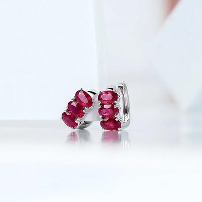 Pendientes de aro minimalistas con incrustaciones de rubí para mujer Estilo neutro de pareja Exquisito encanto Joyería para fiesta de banquete nuevo
