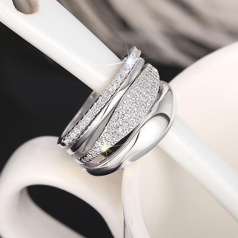 Cao Shi Prosty zestaw pierścionków obrączek z cyrkoniami do układania - Cztery sztuki na zaręczyny lub ślub