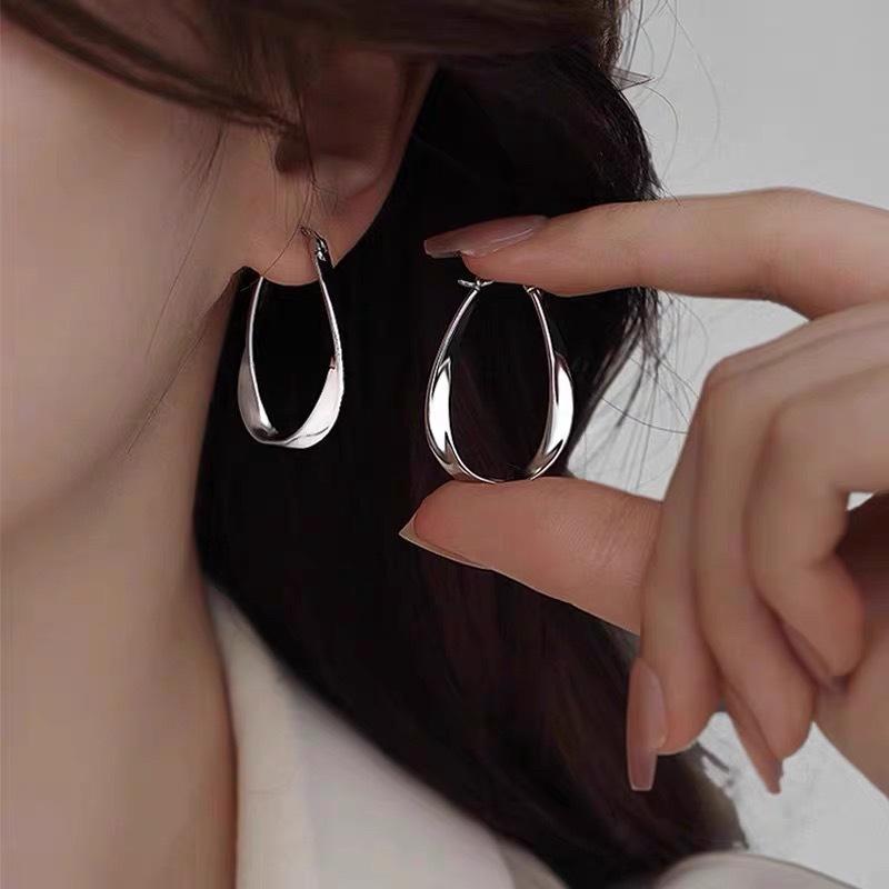 Geometric Minimalist Irregular Cool Style Earrings, Elegant and Fashionable, Suitable for All Occasions.