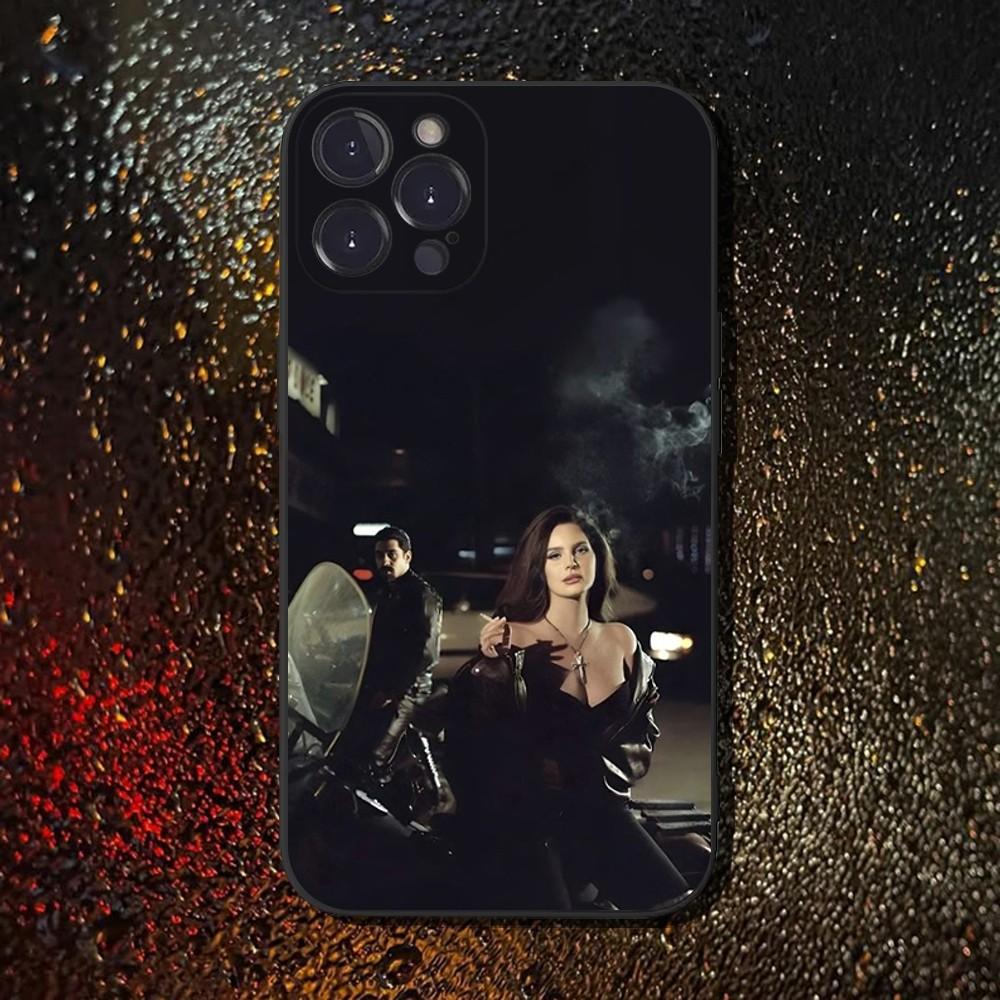 

Чехол для телефона L-Lana Del R-Rey для iPhone 16,15,14,13,12,11 Plus,Pro Max,XS,X,XR,SE,Mini,8,7, Мягкий силиконовый черный чехол iPhoneXR