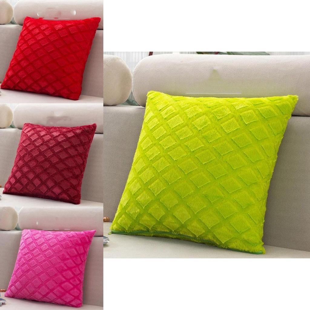 Stilvoller einfarbiger Samt-Kissenbezug mit Karomuster für elegante Dekoration