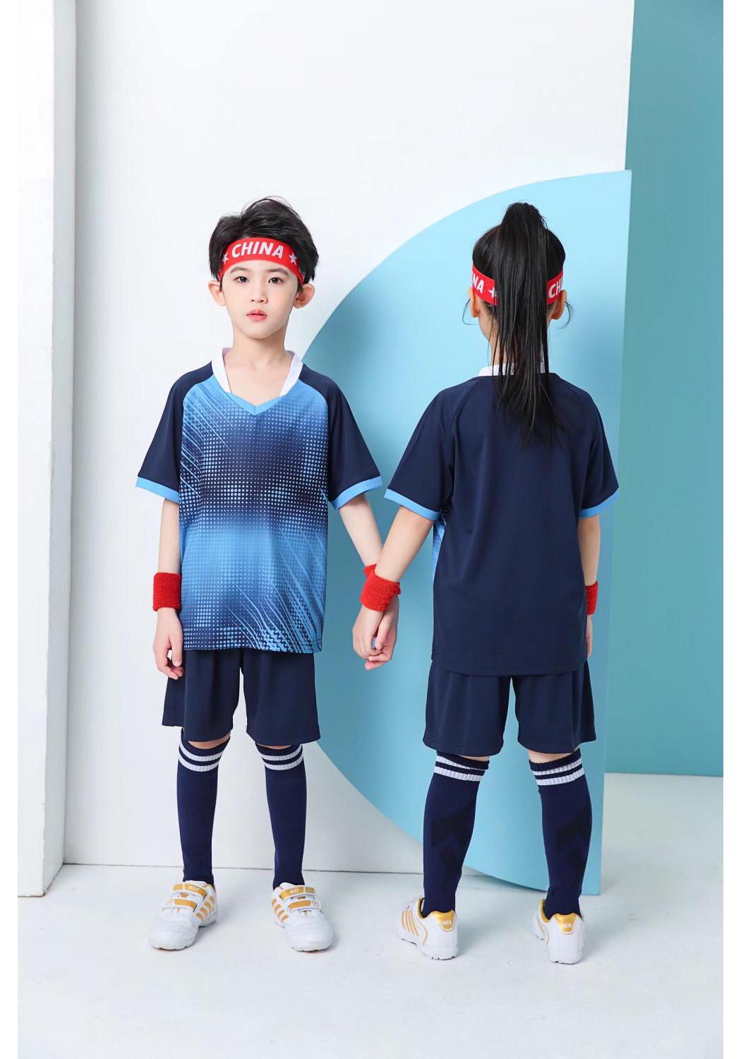 Kids  Quick-Dry Soccer Uniform Set for Boys  Girls - Primary School Team Training  Match Outfit. 110