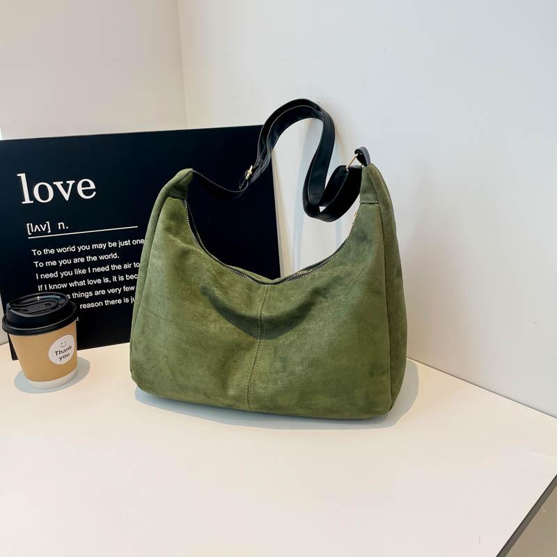 

Large capacity autumn and winter new shoulder bag women s niche style versatile leisure high sense fashion зелёный