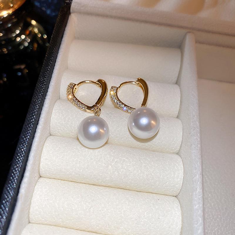 Pearl Round Love Earrings Simple Versatile Geometric Stud Earrings Fashion High Temperament Earrings Women