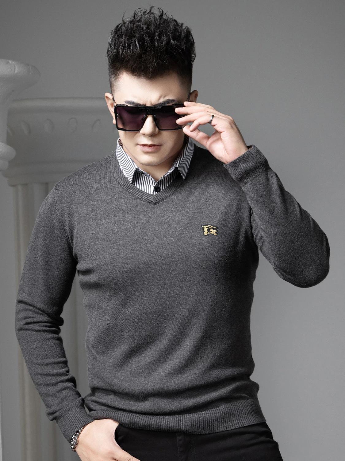 

European Style Trendy Badge V-Neck Men s Knit Sweater Warm Inner Layer Wool Sweater Autumn and Winter Two-Piece Sweater for Men XL темно-серого