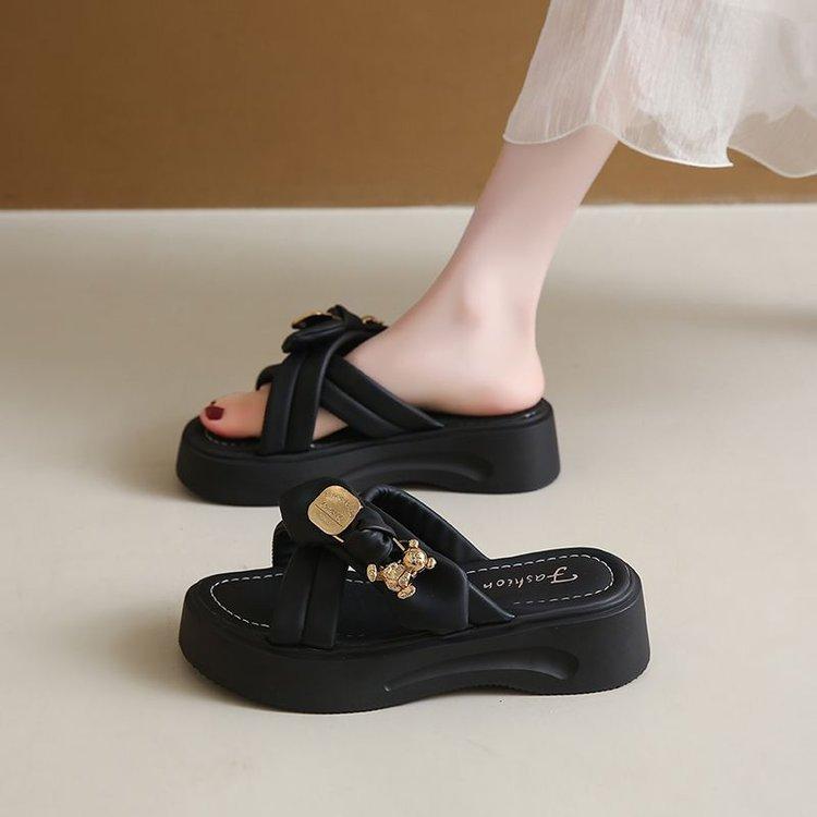 Fairy Wind Thick-bottomed Cool Slippers Female Summer Wear 2025 New with Skirt Soft-bottomed Casual Muffin Beach Slippers