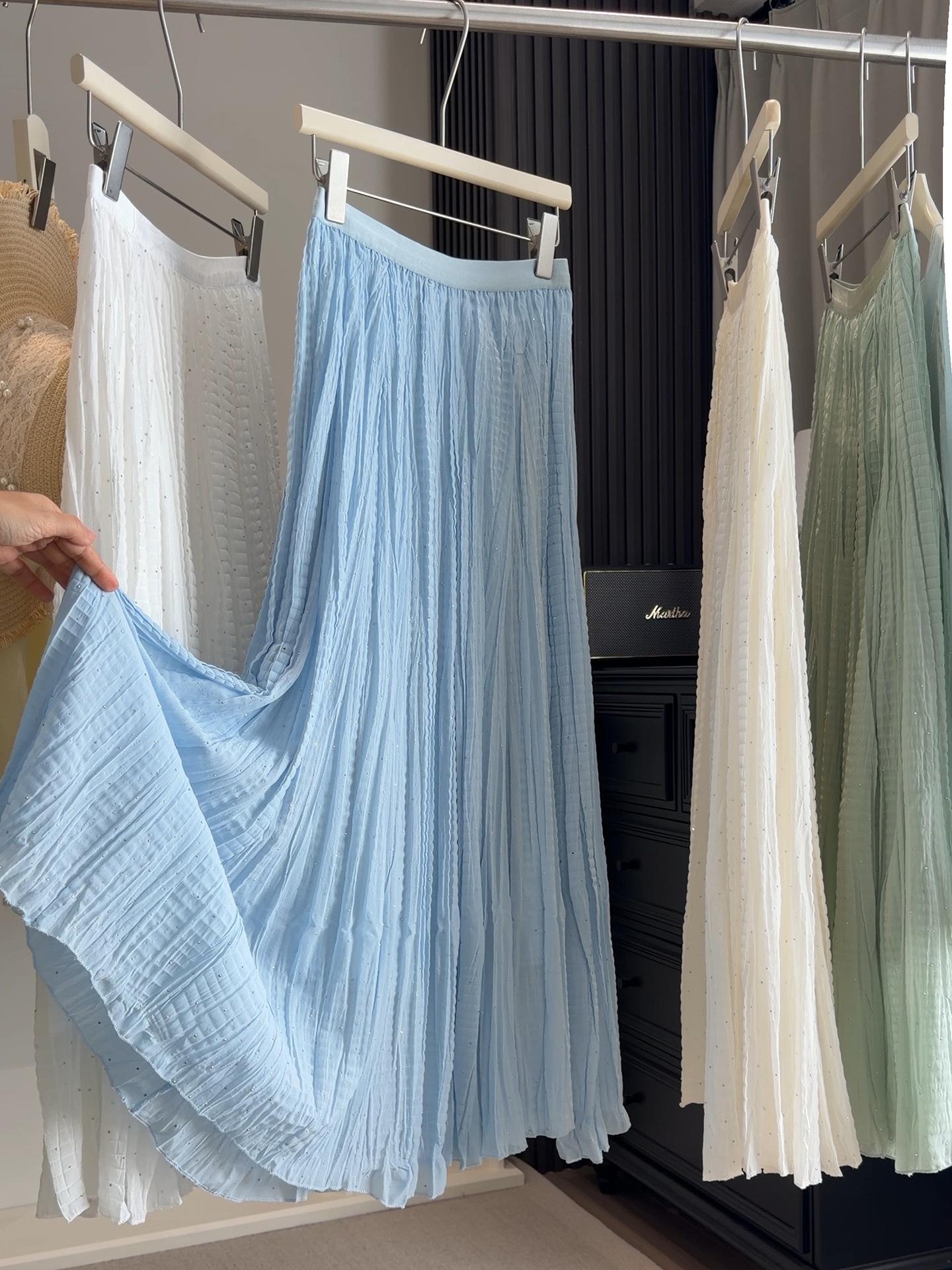 

Korean Style Rhinestone Mesh Pleated Skirt - Women s Spring New Arrival, Slimming with Large Hem, Trendy Gauze Design One Size