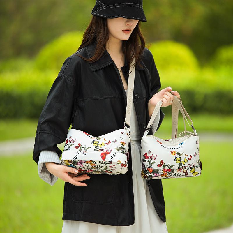 2025 Women's Large Capacity Multi-Compartment National Tide Print Fashion Crossbody Bag for Travel