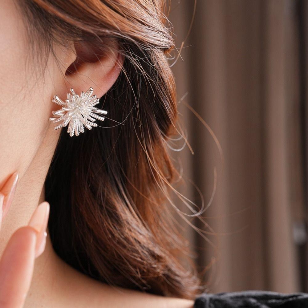 Exquisite Metal Stud Earrings Zircon Geometric Flower Earrings Fireworks Shape Earrings  Women