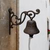 Retro Cast Iron Door Bell Rustic Wall Hanging Welcome Doorbell Vintage Outdoor Front Gate Bell Knocker Antique Home Decoration