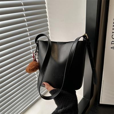 Korean Retro Bucket Bag Women's 2025 New Simple Fashion Shoulder Bag Casual Personality Commuter Messenger Bag