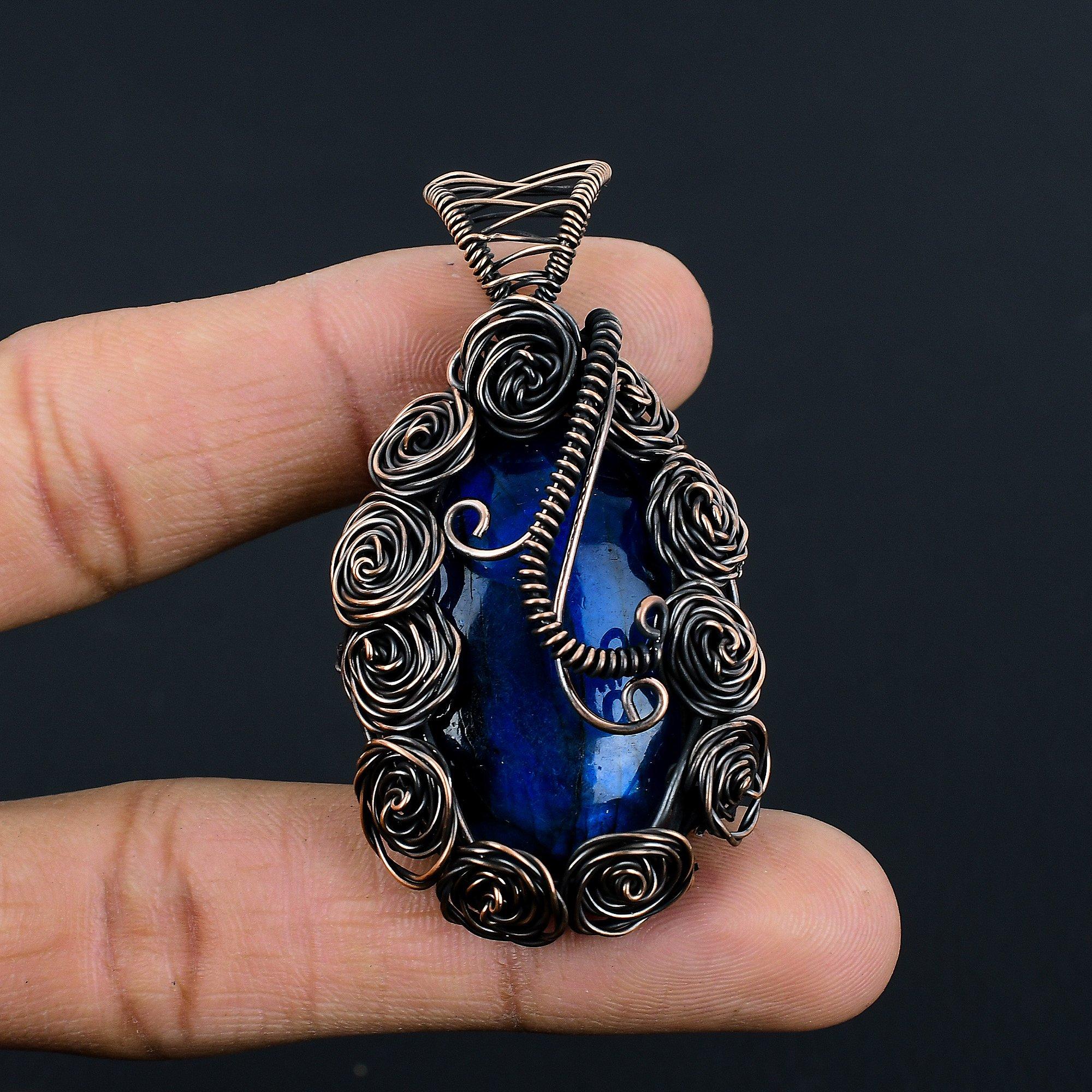 

Подвеска ручной работы из лабрадорита с голубым отблеском, украшения из натуральных драгоценных камней, подвеска, обернутая медной проволокой 999 пробы, для подарка