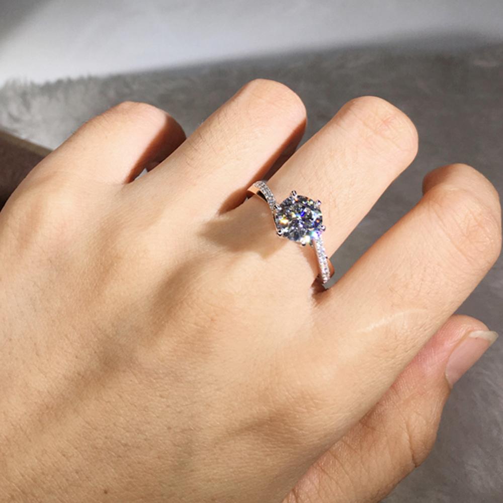 Huitan Luxury 6 Claws Cubic Zirconia Wedding Bands Women's Rings Simple and Elegant Design Engage Proposal Rings Fashion Jewelry