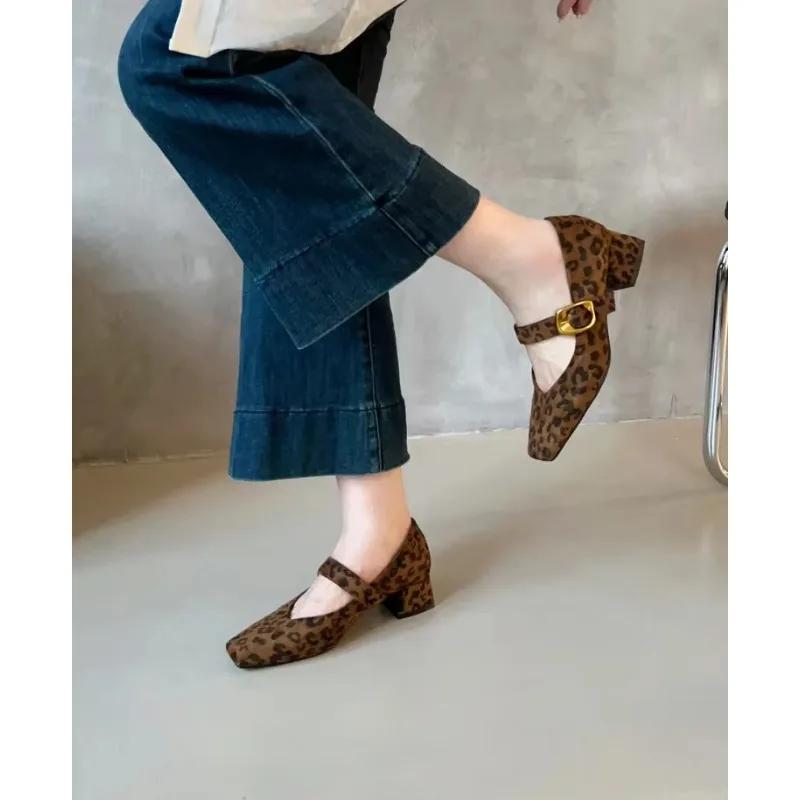 Fashion Janes Vintage Wildlederimitat Pumps Eckige Zehenpartie Kleidschuhe 2024 Herbst Schnallenriemen Hohe Absätze Damenschuhe