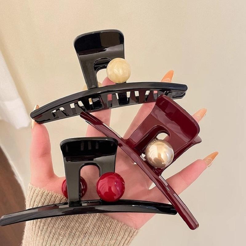 Fashion Acrylic Red Bead Hair Claw  for Women Korean Elegant Large Ponytail Shark Hair Crab Clip Barrettes Hair Accessories