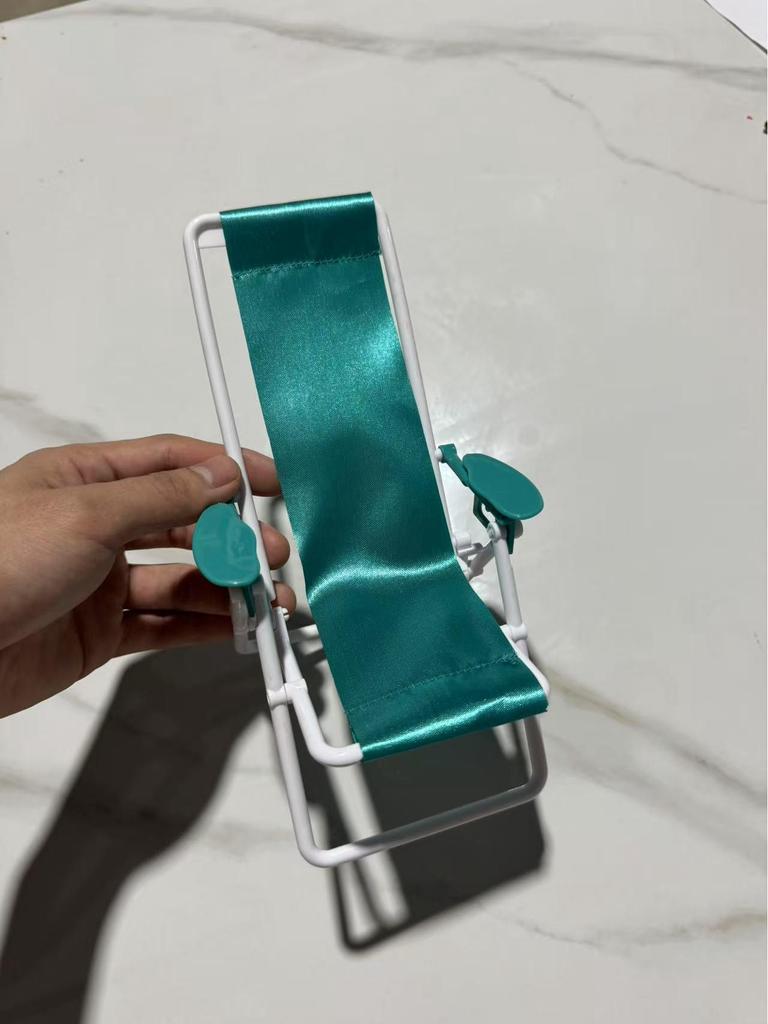 Miniature Folding Chair Ornament: Park Bench & Beach Chair Mobile Phone Holder Toy Accessory