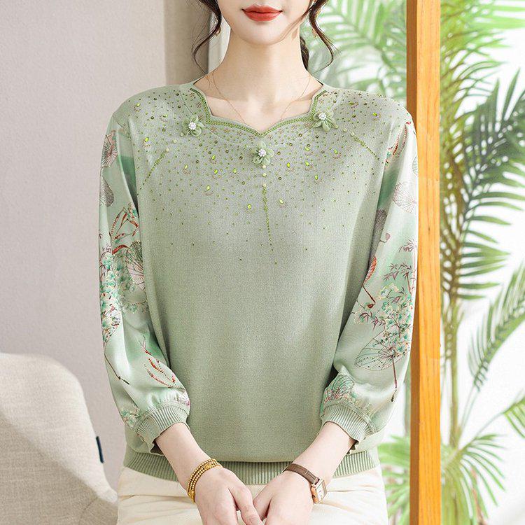 Elegant Women's Seven-Sleeve Knit Top - Fashionable, Comfortable, and Loose-Fit Mother's Wear