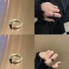 Einzigartiger Japanischer Minimalistischer Gehammerter Schwarzer Zirkonsteinring Für Damen Verstellbare Größe Stilvoller Paarschmuck