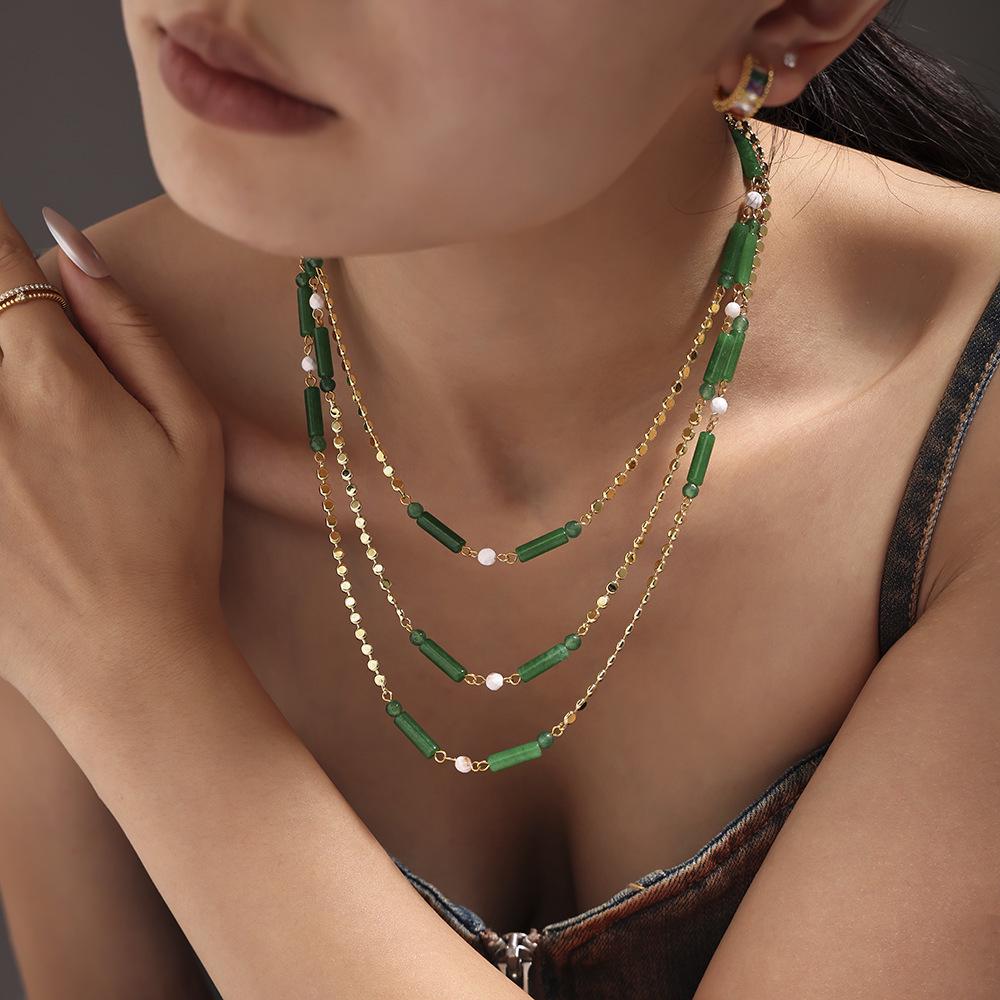Collier Bambou Pierre Dongling Verte Qiong Yao: Chaîne de clavicule élégante et polyvalente en acier inoxydable pour femmes