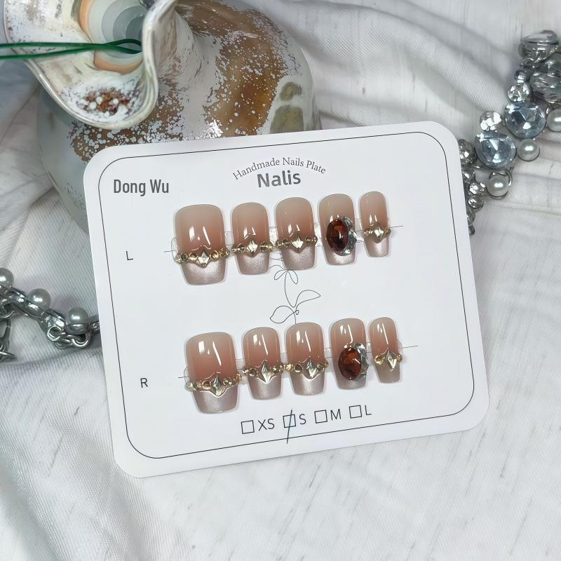 Princess of a Thousand Gold: Autumn/Winter Cat Eye Coffee Brown Luxury Handmade Nail Stickers with Sparkling Diamonds