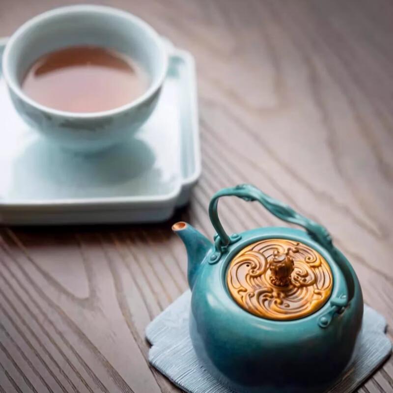 Zhu Bingren Hai Na Bai Chuan Copper and Ceramic Tea Set