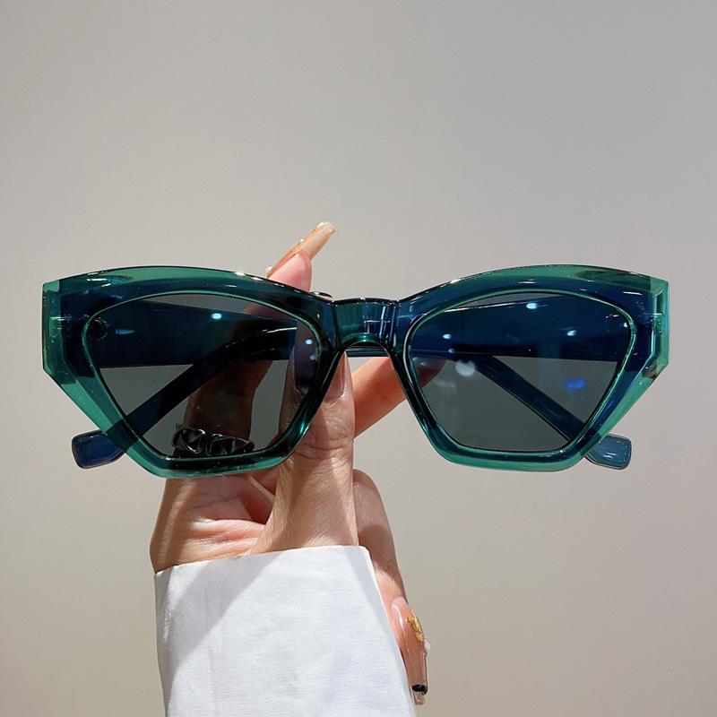 

Модные винтажные солнцезащитные очки «кошачий глаз» для женщин 2023 года, модные солнцезащитные очки в стиле панк, роскошные брендовые дизайнерские двухцветные сексуальные женские очки UV400 зелёный