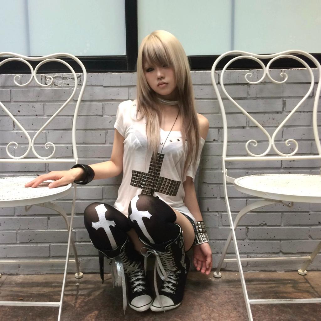 Japonské Y2k Metalový Kříž Potisk Tričko Vintage Harajuku Krátký Rukáv Průhledné Topy Trashy 2000s Výstřih do V Streetwear Grunge