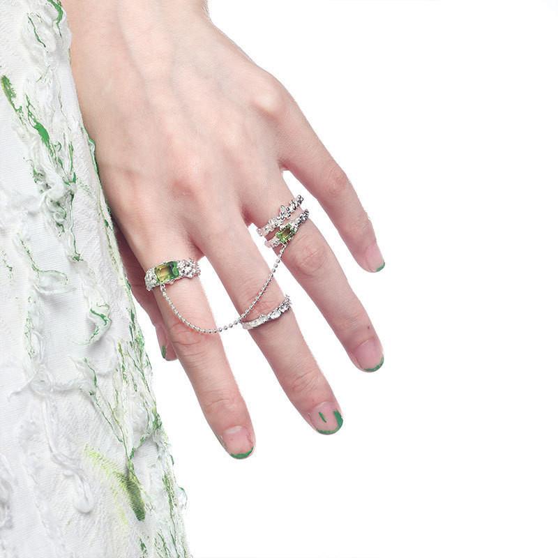 Silver Chic 925 Statement Ring With Captivating Chain Design And Stunning Decorations For Fashion Lovers