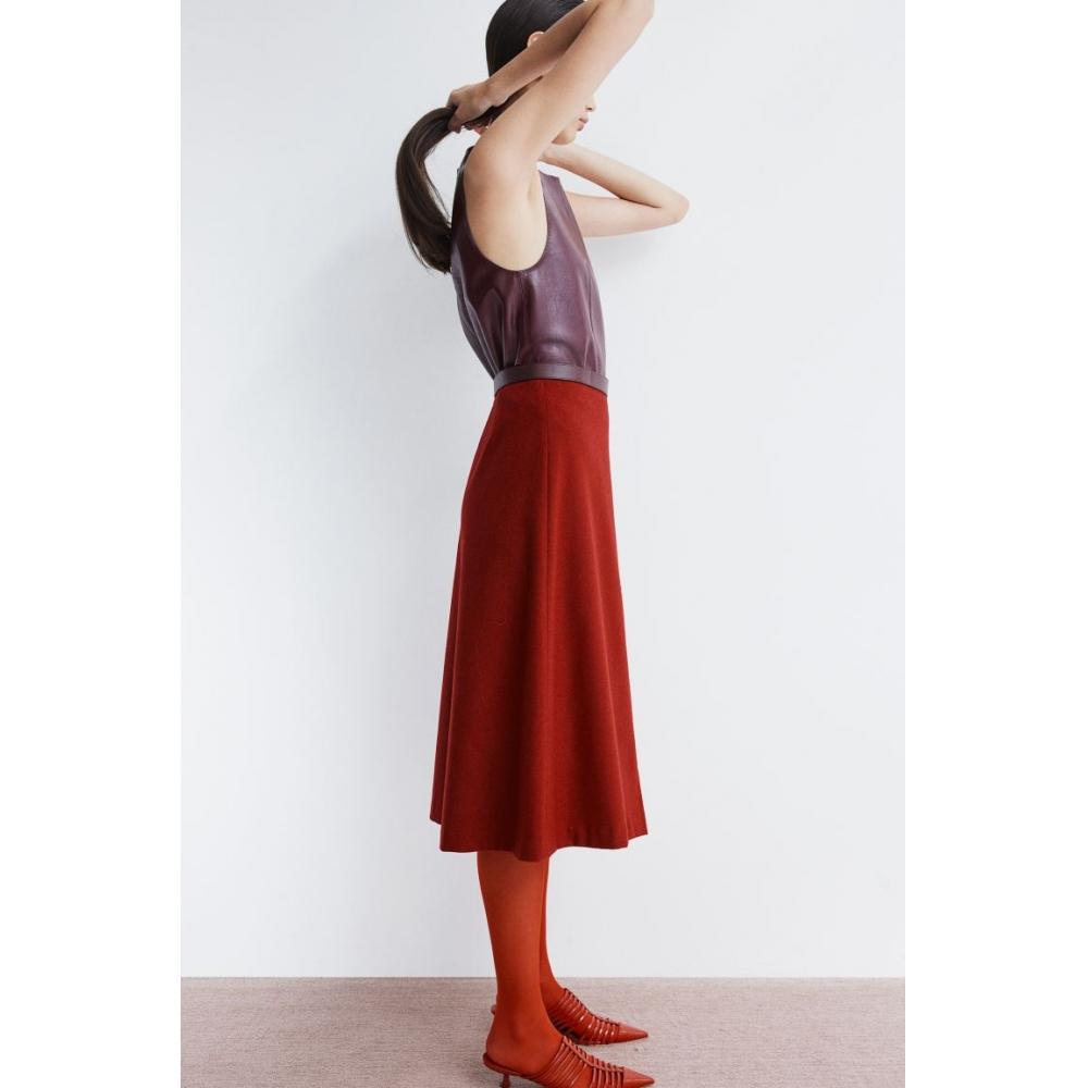 

Юбка из смеси шерсти HM темно-красного цвета