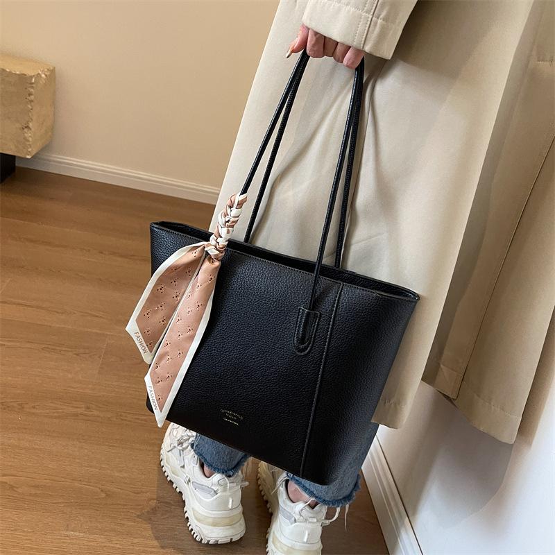 Large Capacity Tote Bag for Women, Fashionable Shoulder Handbag, Casual Work Commute Bag, 2025 New Style