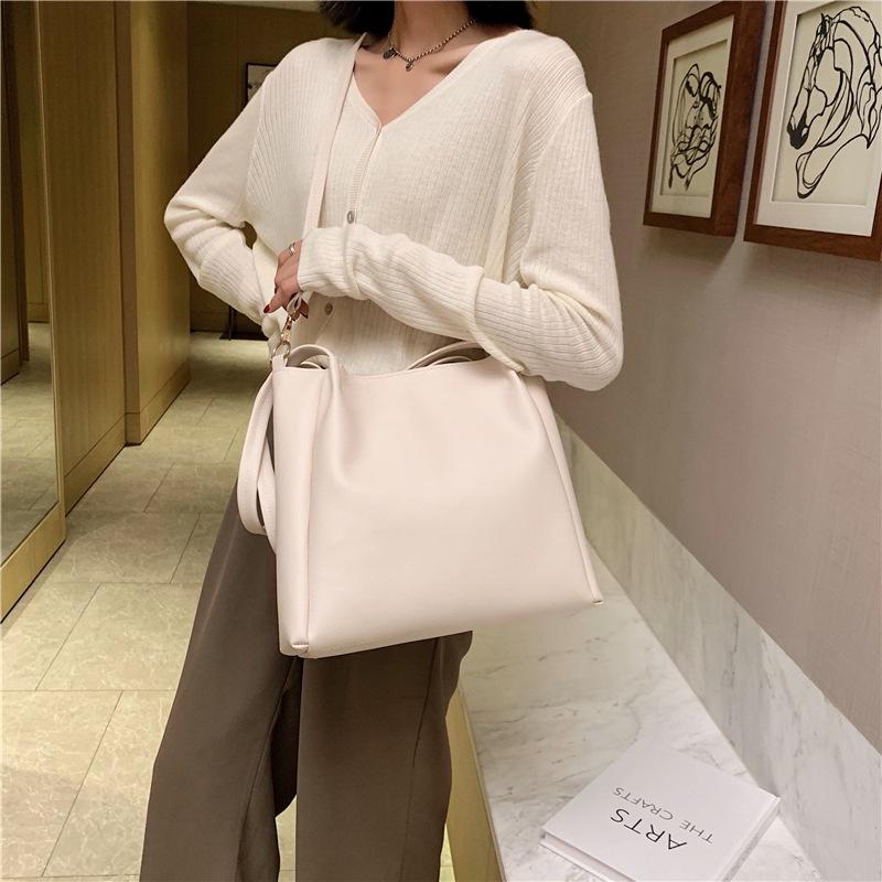 Trendy Women's Shoulder Bag With Large Capacity 2020 New Arrival Korean Style Street Fashion Pu Material