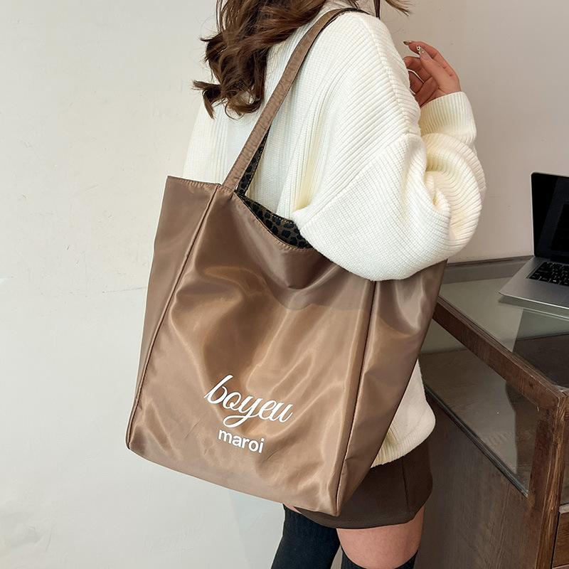 Herbst und Winter neue Leopardenmuster Tragetasche mit großem Fassungsvermögen Damen Schulter Tragbare Einkaufstasche Lässig vielseitig Pendler Mama Tasche