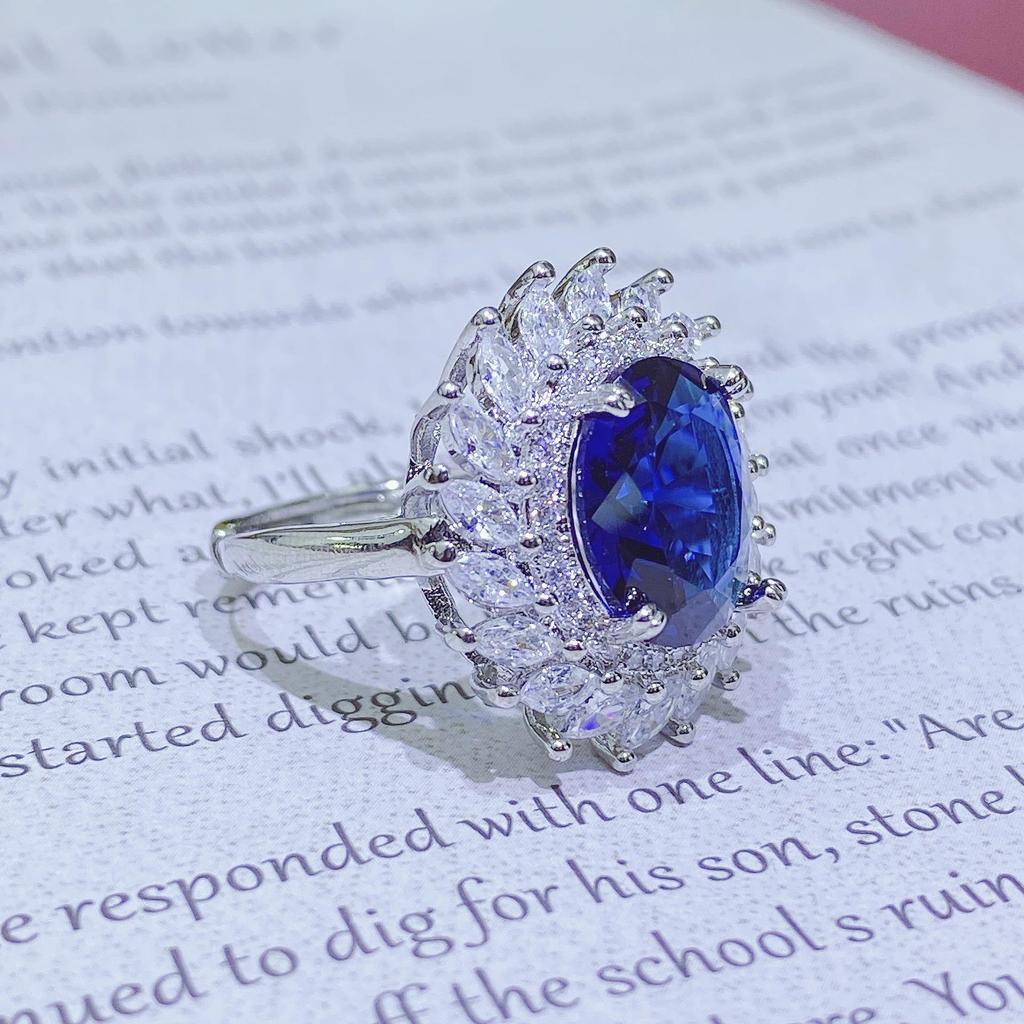18k White Gold-Plated Luxury Ring with Royal Blue Tanzanite Imitation