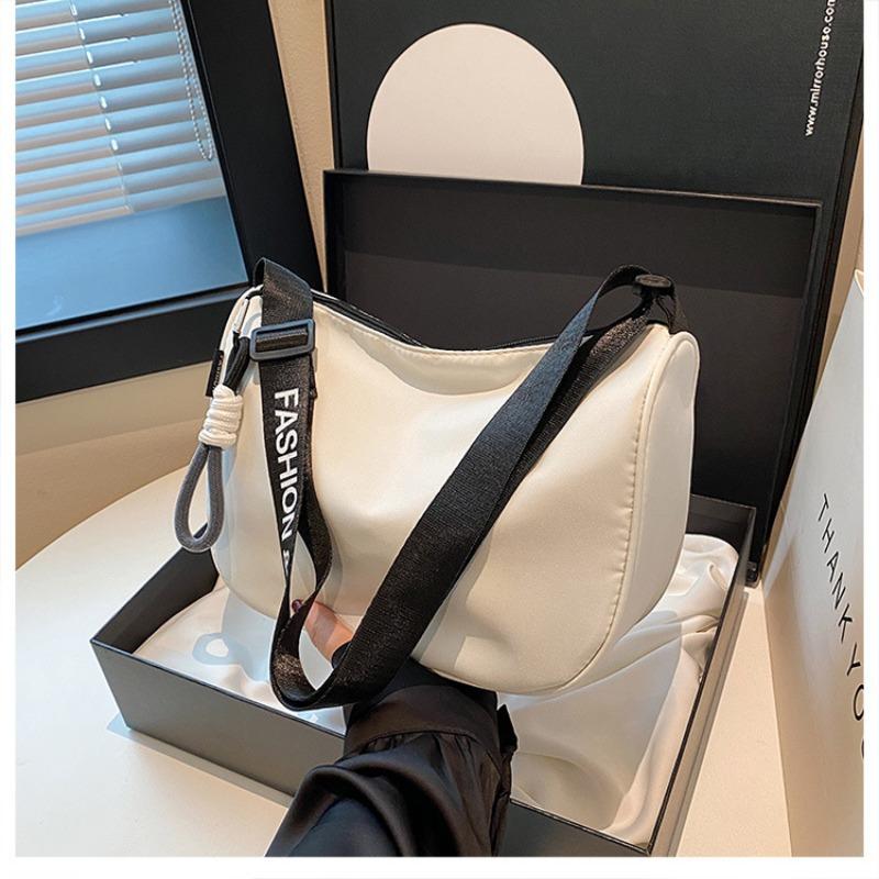 Spacious Dumpling Crossbody Bag Women Versatile Casual Sporty Shoulder Bag Trendy