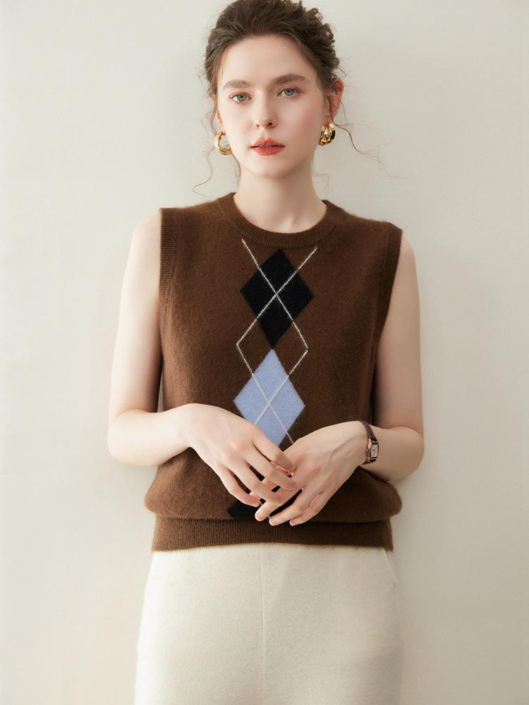 Women's Knitted Cashmere Diamond Pattern Sleeveless Vest - Autumn Winter Loose Fit Shawl Style Wool Outerwear.