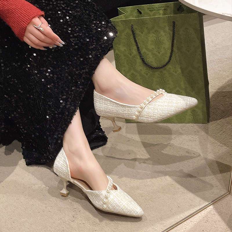 Summer sandals temperament Mary Jane shoes shallow mouth pointed head gentle small fragrant wind small leather shoes