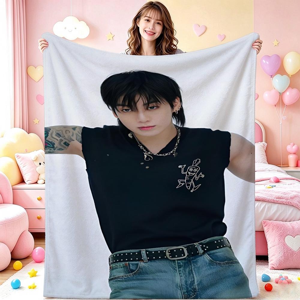Edgy Fashion Style Black Theme Blanket Suitable For All Seasons For Outdoor Travel Home Decor Valentine'S Day Gift