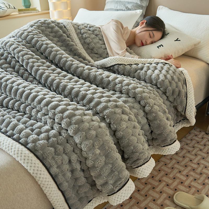 1pc Luxury Microfiber Blanket for Travel Sofa Bed Office Soft Lightweight Multifunctional Plush Blankets for Spring Autumn Plaid