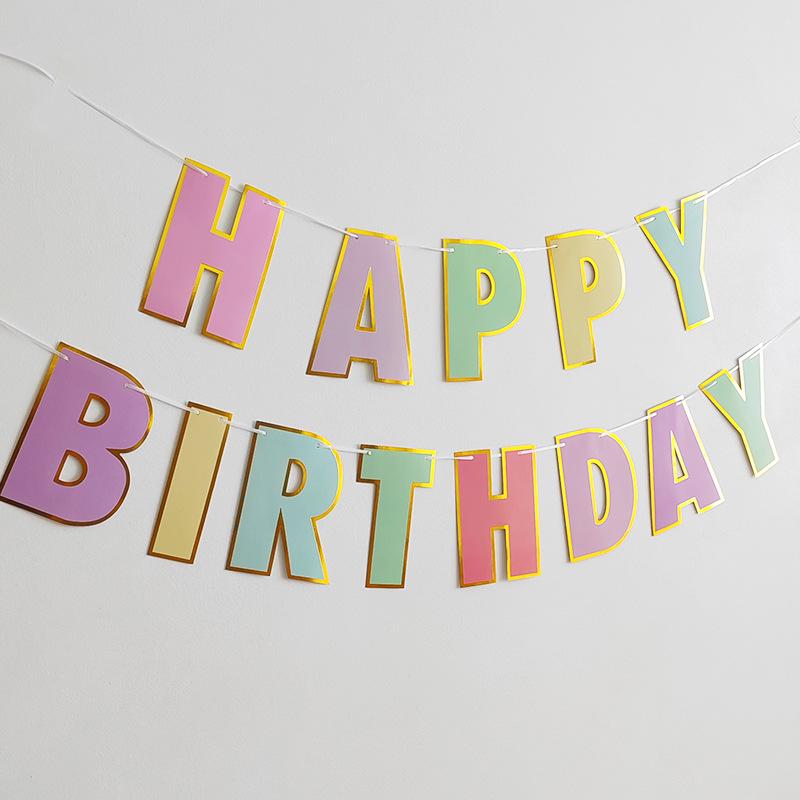 

Красочные флажки «С днем рождения» для фотосессии на первый день рождения ребенка