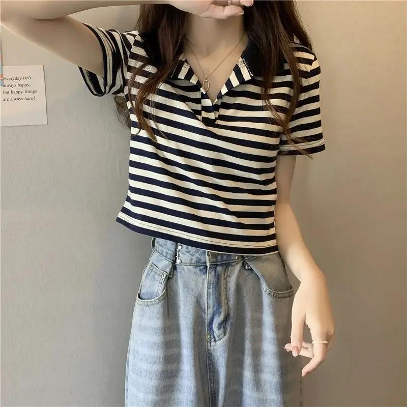 Top Polo Crop Negru și Alb cu Dungi pentru Femei, Mânecă Scurtă, Croială Slim Fit, Tricou
