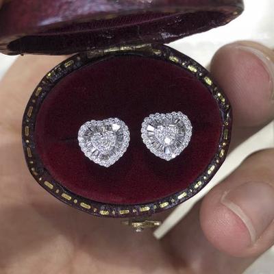 Huitan Exquisite Heart Stud Earrings with Cubic Zirconia Sweet Love Earrings Silver Color Fashion Versatile  for Women
