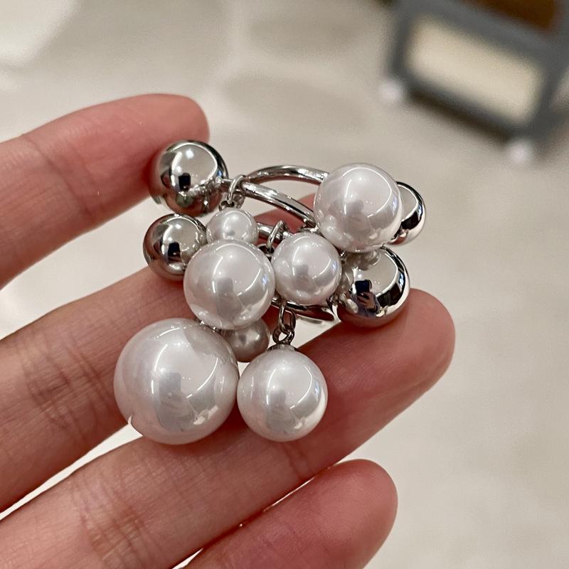 

Корейское многорядное кольцо с кисточкой из жемчуга: Сверхпрочное и универсальное кольцо-индекс