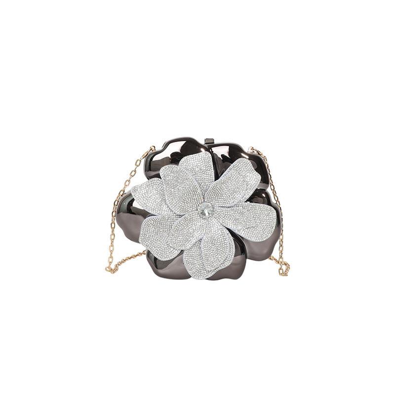 Borsa da sera a pochette con fiore in acrilico per donna con manico a catena e chiusura a lucchetto