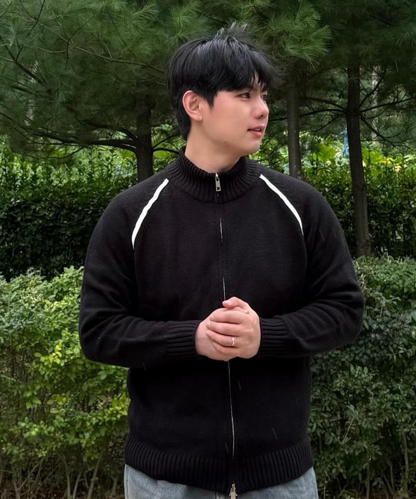 BLOND9 Classic High-Neck Knit Zip-Up_Black