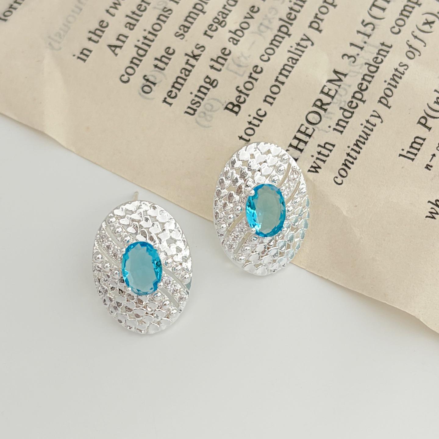 Retro Oval Geometric Rhinestone Stud Earrings with S925 Silver Needle - Elegant and Versatile Design серебряный