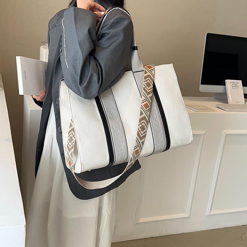 Canvas Bag Women's Large Capacity 2025 New Fashion Versatile Spring and Summer Shoulder Messenger Bag Portable Commuter Tote Bag